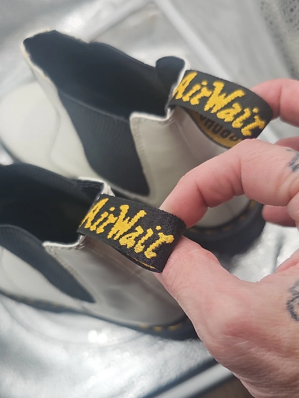 P Dr. Martens White Leather Softy-T 2976 Chelsea Boots New W/O tags Black Sole - Picture 6 of 14